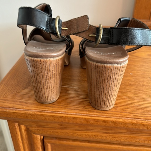 dansko!  In fantastic shape. Size 40 or 9.5 - Picture 3 of 5